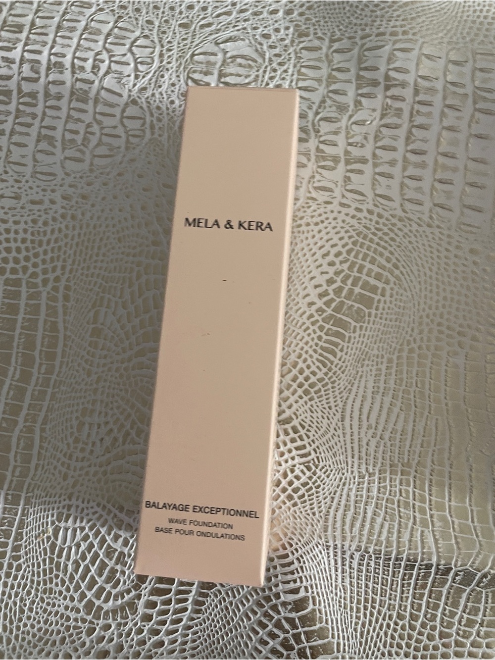 Beige Wave Foundation - Lightweight Liquid Base